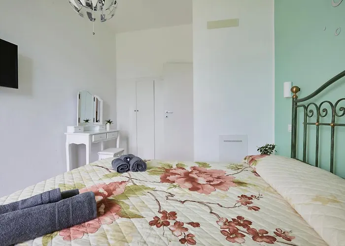 Apartament House Paradise Perledo